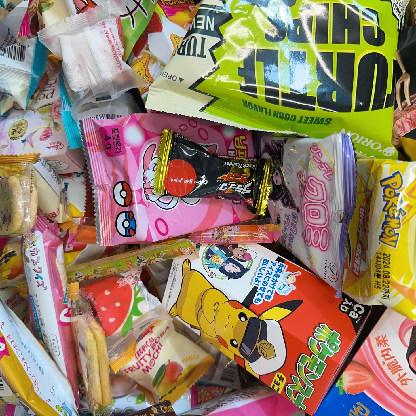 MUNCHII TIME 6 Pound Exotic Asian Snack Box